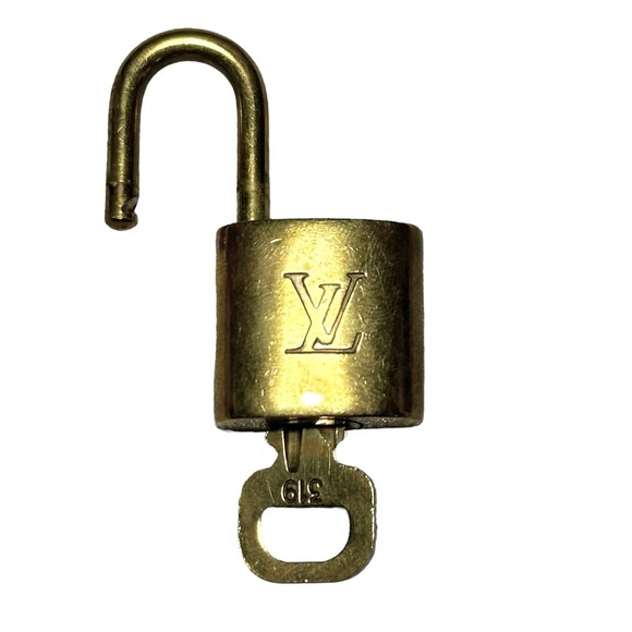 LOUIS VUITTON #319 Brass Padlock + Key Set - Picture 5 of 6